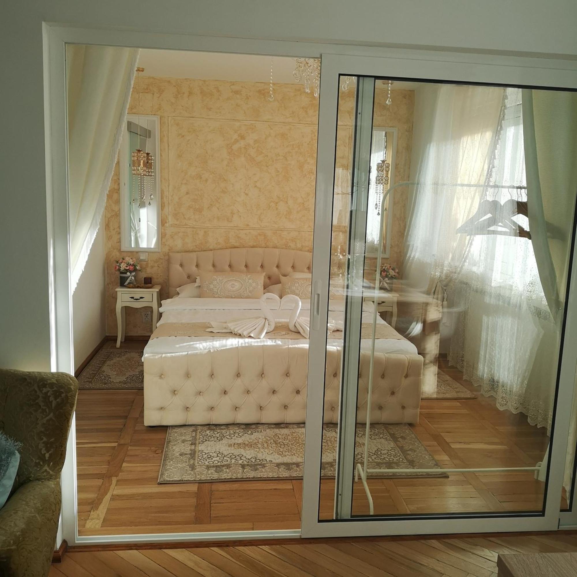 Penthouse Luxury Apartment *